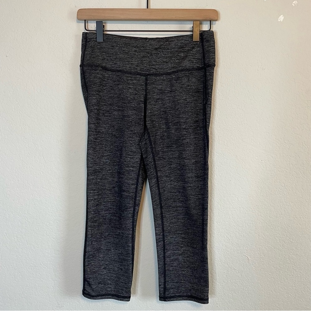 Athleta Cropped Gray Black Leggings Size Small